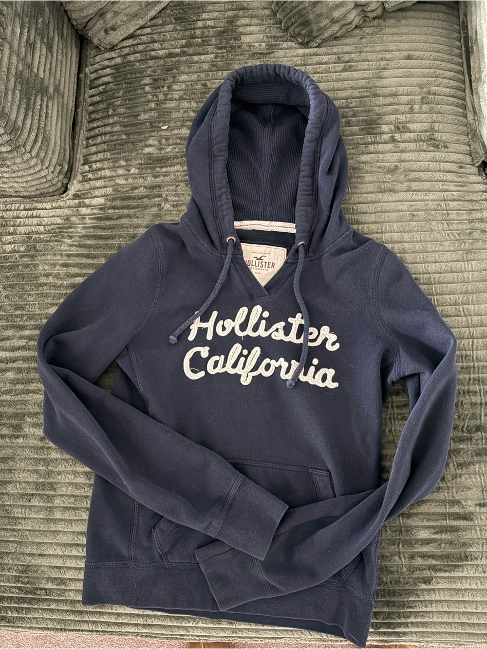 Hollister navy blue women’s sweater size medium